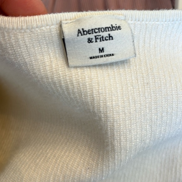 Abercrombie & Fitch Cream Ribbed Cropped Sweetheart Neckline Sweater Size Medium - Picture 3 of 6
